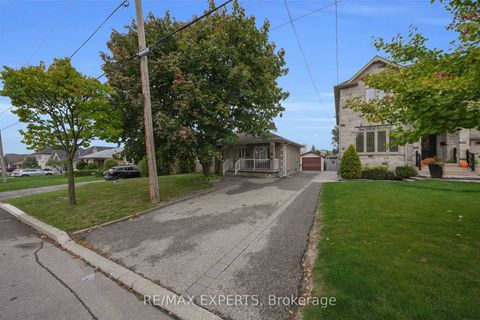 Photo 10 at 26 Grovedale Avenue, Maple Leaf, Toronto