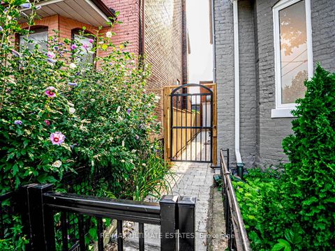 Photo 46 at 290 Bathurst Street, Bellwoods, Toronto