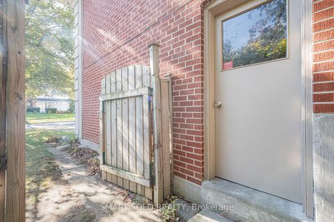 Photo 47 at 42 Davean Drive, Windfields, Toronto