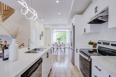 Photo 5 at 99 Crimson Forest Drive, Patterson, Vaughan