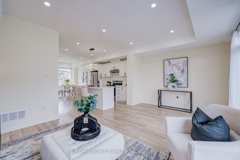 Photo 13 at 99 Crimson Forest Drive, Patterson, Vaughan