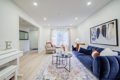 Photo 5 at 47 Colleen Street, Yorkhill, Vaughan