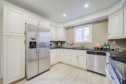 Photo 13 at 47 Colleen Street, Yorkhill, Vaughan