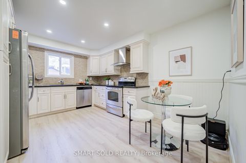 Photo 14 at 47 Colleen Street, Yorkhill, Vaughan