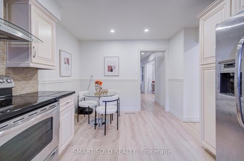 Photo 15 at 47 Colleen Street, Yorkhill, Vaughan