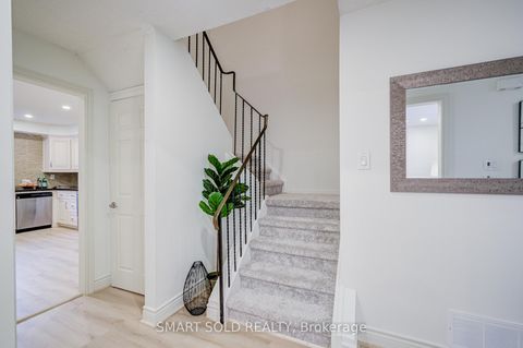 Photo 18 at 47 Colleen Street, Yorkhill, Vaughan