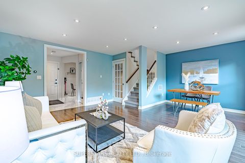 Photo 2 at 7 Steepleview Crescent, North Richvale, Richmond Hill