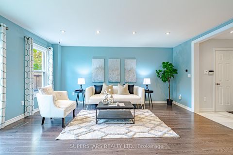 Photo 3 at 7 Steepleview Crescent, North Richvale, Richmond Hill