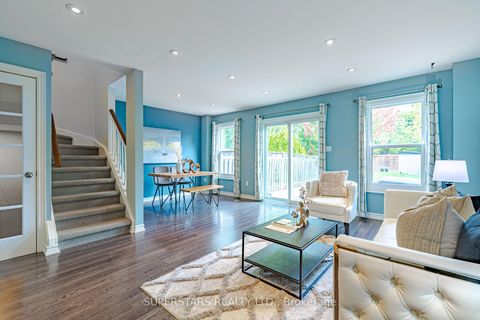 Photo 4 at 7 Steepleview Crescent, North Richvale, Richmond Hill