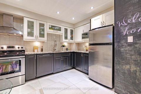 Photo 5 at 7 Steepleview Crescent, North Richvale, Richmond Hill