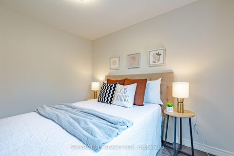 Photo 12 at 7 Steepleview Crescent, North Richvale, Richmond Hill