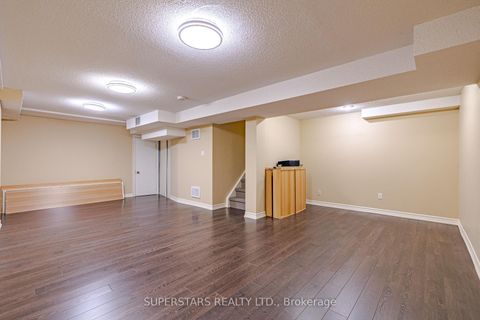 Photo 16 at 7 Steepleview Crescent, North Richvale, Richmond Hill