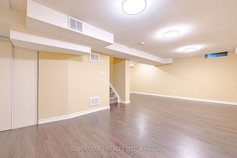 Photo 17 at 7 Steepleview Crescent, North Richvale, Richmond Hill