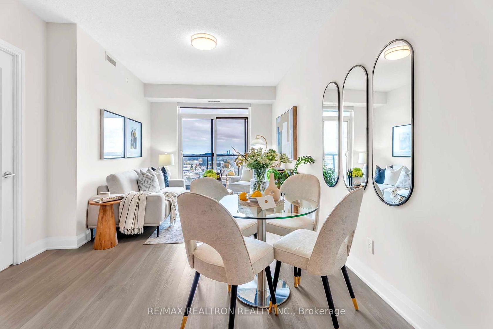 1503 - 398 Highway 7, Doncrest, Richmond Hill photo number 2