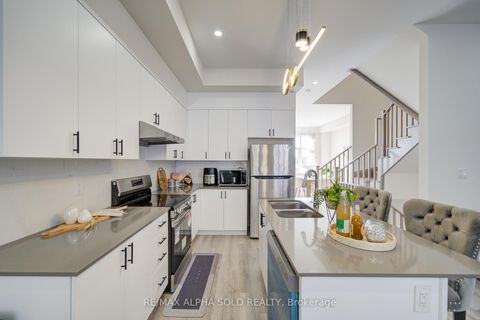 Photo 13 at 11415 LESLIE Street, Rural Richmond Hill, Richmond Hill