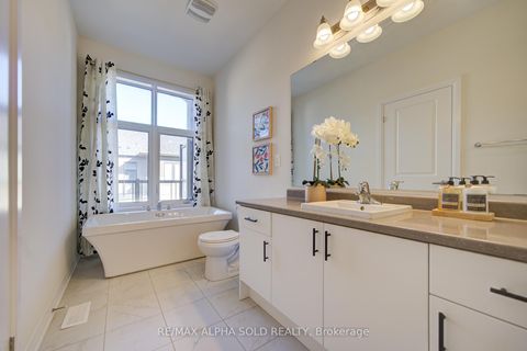 Photo 36 at 11415 LESLIE Street, Rural Richmond Hill, Richmond Hill