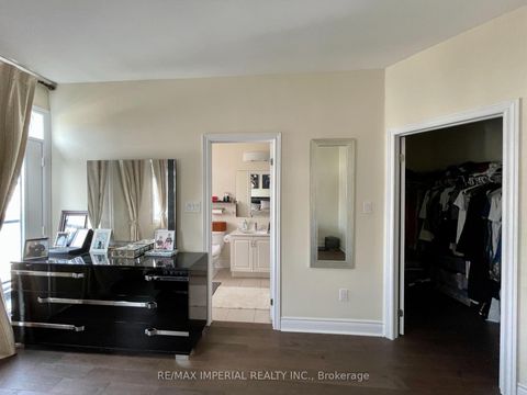 Photo 2 at 36 Carrville Woods Circle, Patterson, Vaughan