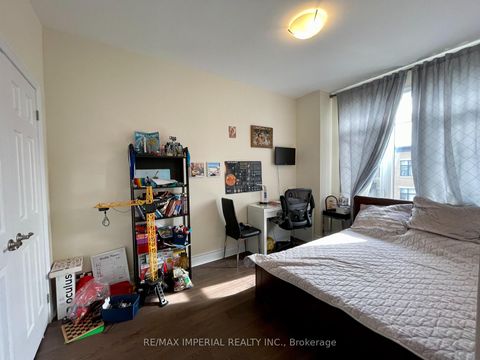 Photo 7 at 36 Carrville Woods Circle, Patterson, Vaughan