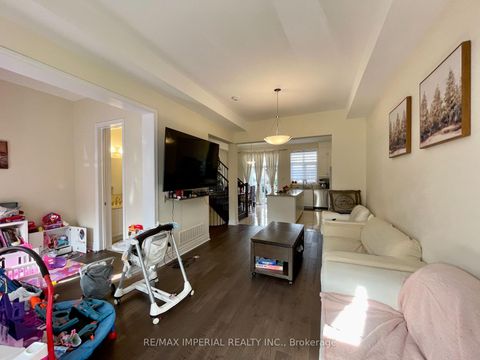 Photo 9 at 36 Carrville Woods Circle, Patterson, Vaughan