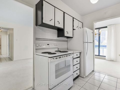 Photo 11 at 612 - 177 Linus Road, Don Valley Village, Toronto