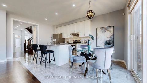 Photo 4 at 8 Casely Avenue, Rural Richmond Hill, Richmond Hill