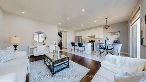 Photo 5 at 8 Casely Avenue, Rural Richmond Hill, Richmond Hill