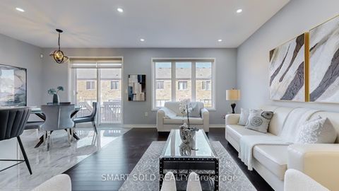 Photo 6 at 8 Casely Avenue, Rural Richmond Hill, Richmond Hill