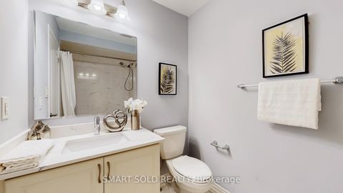 Photo 33 at 8 Casely Avenue, Rural Richmond Hill, Richmond Hill