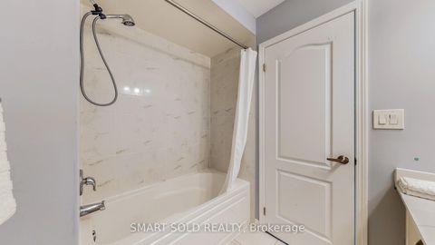 Photo 34 at 8 Casely Avenue, Rural Richmond Hill, Richmond Hill