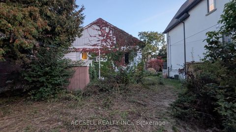 Photo 4 at 228 Byng Avenue, Willowdale East, Toronto