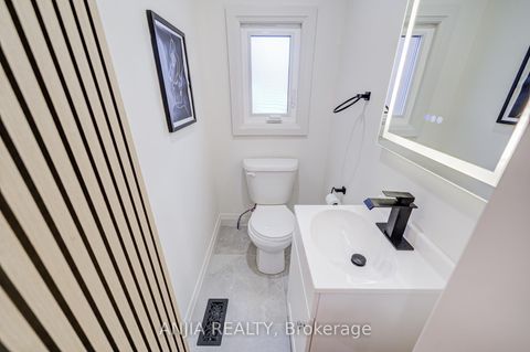 Photo 12 at 126 Grace Street, Bellwoods, Toronto