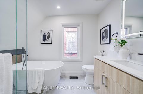 Photo 30 at 126 Grace Street, Bellwoods, Toronto