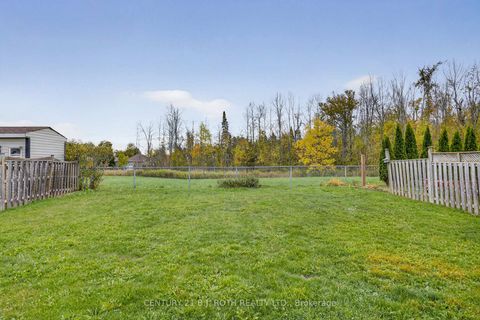 Photo 3 at 655 Glen Cedar Crescent, Rural Innisfil, Innisfil