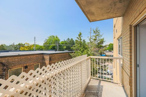 Photo 15 at 306 - 1387 Bayview Avenue, Leaside, Toronto