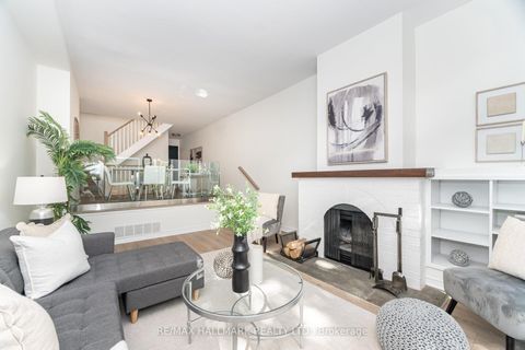 Photo 3 at #5 - 90 Kippendavie Avenue, The Beaches, Toronto