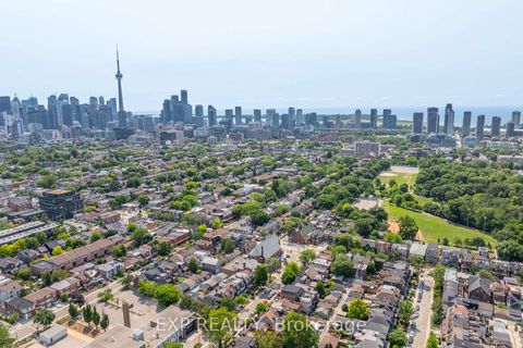 Photo 3 at 29 Grace Street, Bellwoods, Toronto