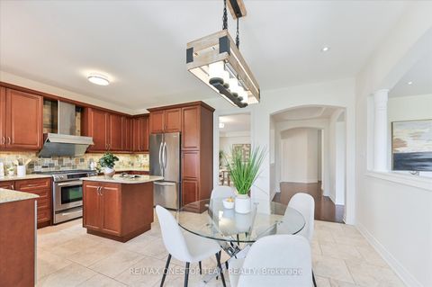 Photo 11 at 82 Heritage Estates Road, Patterson, Vaughan