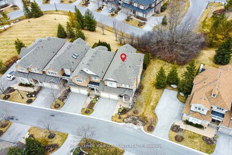 Photo 8 at 56 - 59 Stonecliffe Crescent, Aurora Estates, Aurora