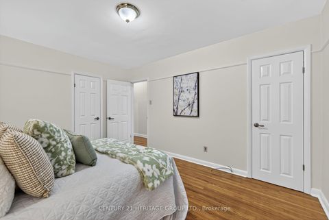 Photo 20 at 49 Bayview Parkway, Leslie Valley, Newmarket