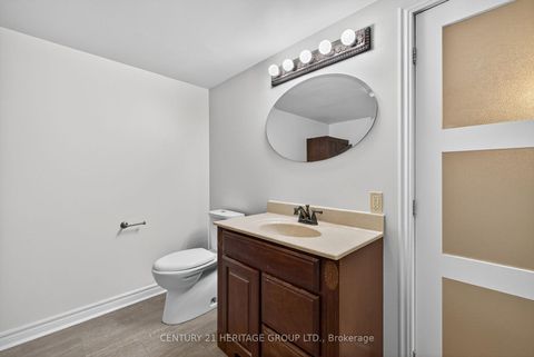 Photo 34 at 49 Bayview Parkway, Leslie Valley, Newmarket