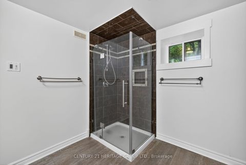 Photo 35 at 49 Bayview Parkway, Leslie Valley, Newmarket
