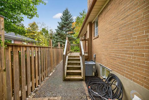 Photo 40 at 49 Bayview Parkway, Leslie Valley, Newmarket