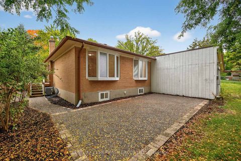 Photo 41 at 49 Bayview Parkway, Leslie Valley, Newmarket