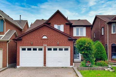 Photo 3 at 134 Mccabe Crescent, Lakeview Estates, Vaughan