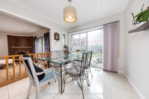 Photo 14 at 134 Mccabe Crescent, Lakeview Estates, Vaughan