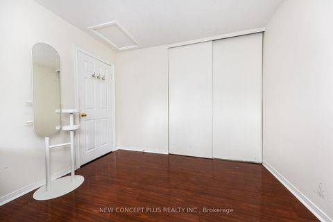 Photo 29 at 134 Mccabe Crescent, Lakeview Estates, Vaughan