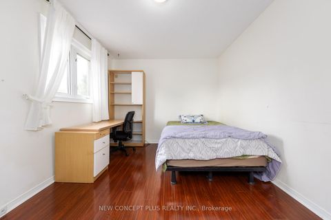 Photo 31 at 134 Mccabe Crescent, Lakeview Estates, Vaughan