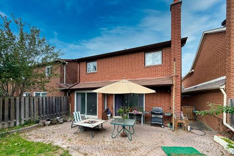 Photo 35 at 134 Mccabe Crescent, Lakeview Estates, Vaughan