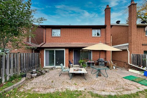 Photo 38 at 134 Mccabe Crescent, Lakeview Estates, Vaughan