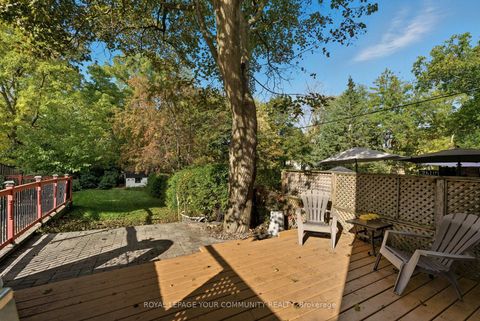 Photo 19 at 30 Elizabeth Street S, Mill Pond, Richmond Hill